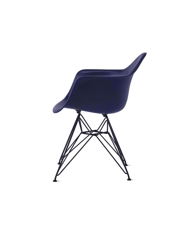 HIAC.MNT-Cadeira-Eames-de-plastico-Moldado-com-bracos-Azul-Marinho_3